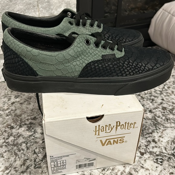 Harry Potter Slytherin Vans - Picture 4 of 7